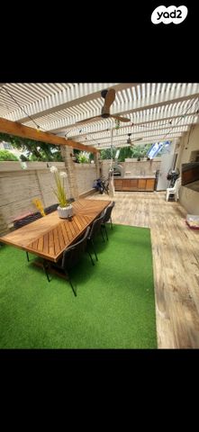 דרך מנחם בגין 11