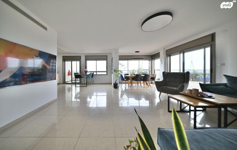 גג/ פנטהאוז, מעגל השלום 13, קרית חתני פרס נובל, ראשון לציון