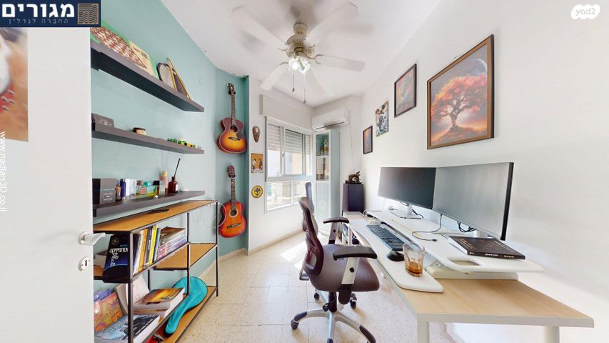 דירה, הצוללת דקר, חיפה