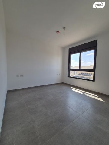 דירה, דוכיפת, גבעת אלונים, קרית אתא