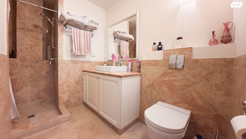 דירת גן, הגדוד העברי, קטמון הישנה, ירושלים