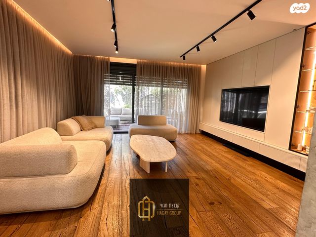 ניסים אלוני 