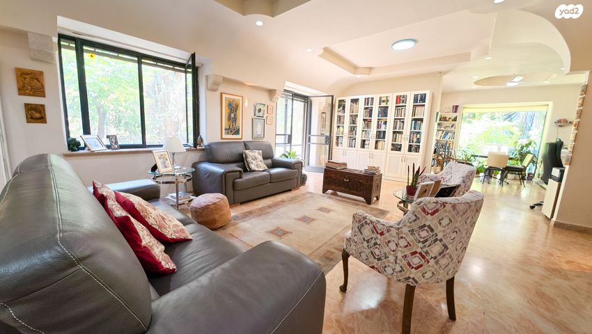 דירת גן, הגדוד העברי, קטמון הישנה, ירושלים