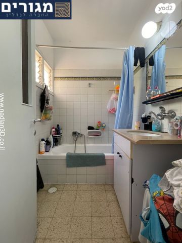 דירה, הצוללת דקר, חיפה