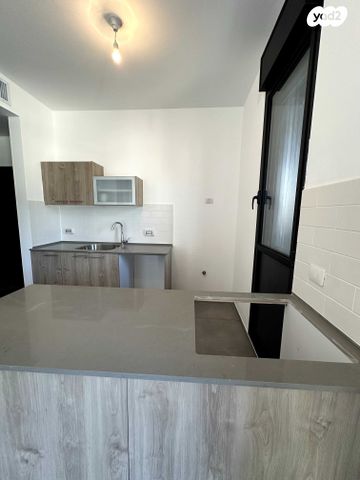 דירה, ישראל ב"ק, מונטיפיורי, הרכבת, תל אביב יפו