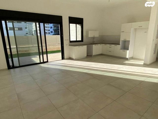 דירת גן, מור, אור ים, אור עקיבא