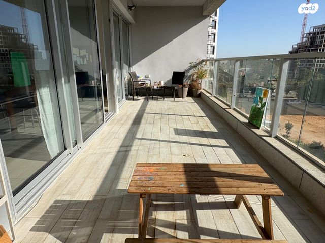 דירה, נווה גן, רמת השרון