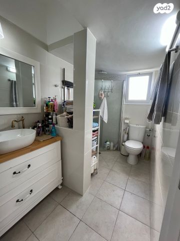 דירה, ביאליק 24, לב העיר, בת ים