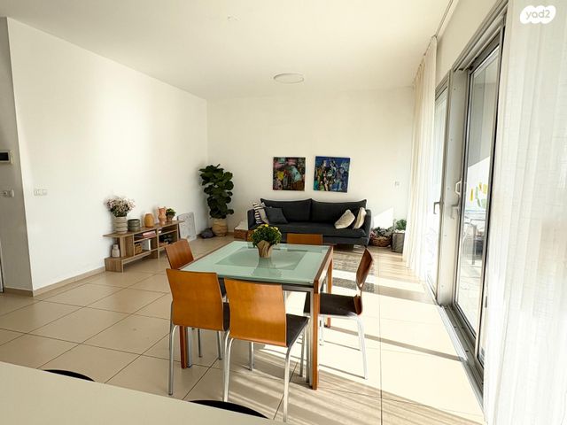 דירה, נווה גן, רמת השרון