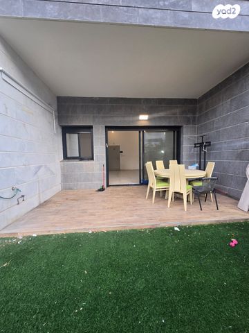 דירת גן, מור, אור ים, אור עקיבא