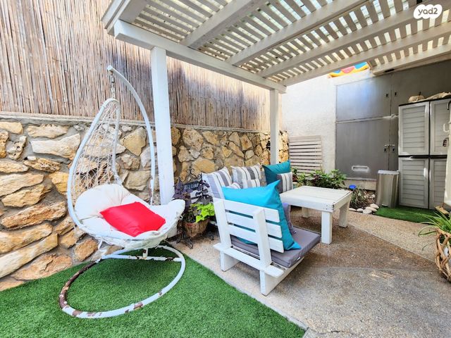 דירת גן, כרכום, יצחק רבין, מעלות תרשיחא