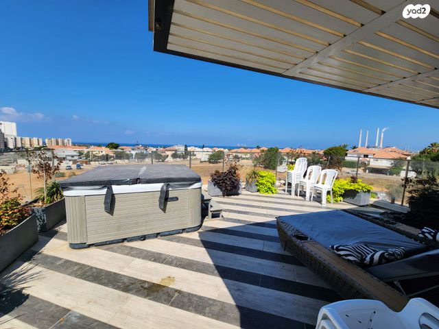 דו משפחתי, חדרה