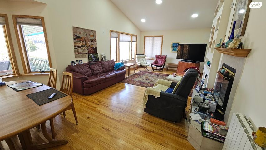 בית פרטי/ קוטג', ארבל, הפרחים, כפר ורדים