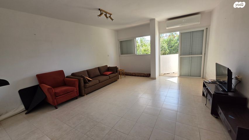 דירה, שדרות ביאליק, אלון, רמת השרון