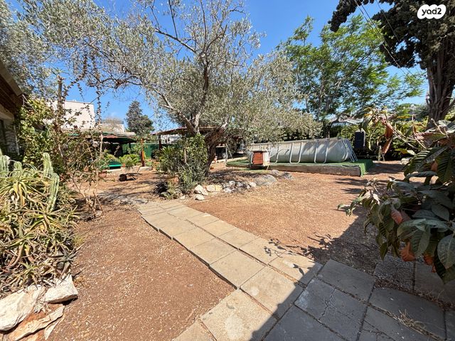 מגרשים, שלום עליכם, מגדל העמק