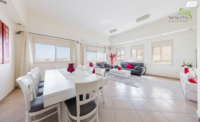 בית פרטי/ קוטג', השקד 17, אריאל