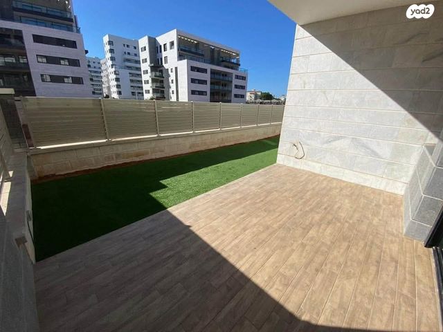 דירת גן, מור, אור ים, אור עקיבא