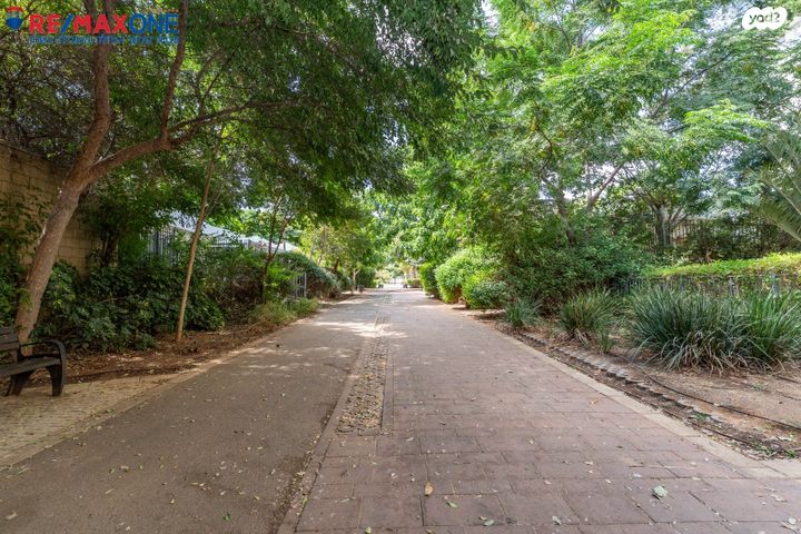 דירה, מאיר אריאל 3, הזמר העברי, כפר סבא