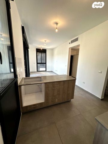 דירה, ישראל ב"ק, מונטיפיורי, הרכבת, תל אביב יפו