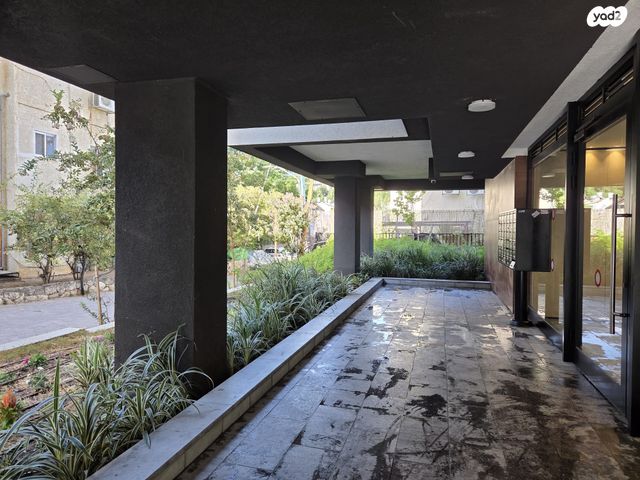 דירה, הרא"ה 240, אזור הבילויים, רמת גן