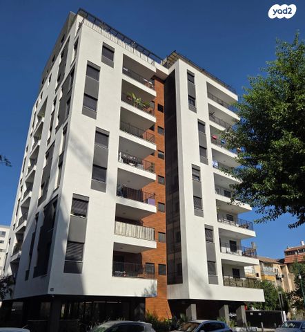 דירה, הרא"ה 240, אזור הבילויים, רמת גן