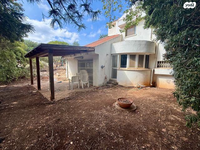 דו משפחתי, כרמיאל