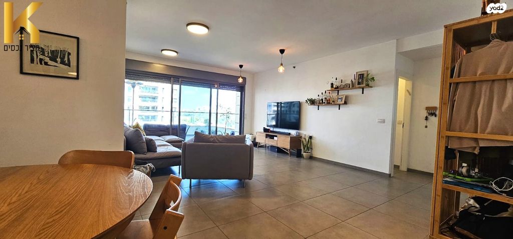 דירה, מתחם 1200, הוד השרון