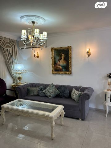 דירה, ביאליק 24, לב העיר, בת ים