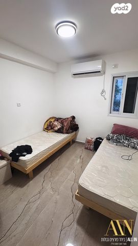 דירה, רחבת סנהדרין, דימונה