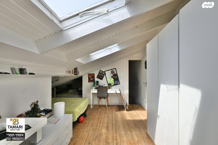 בית פרטי/ קוטג', האגם, קרית הפרחים - 2005, רעננה