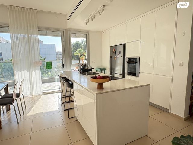 דירה, נווה גן, רמת השרון