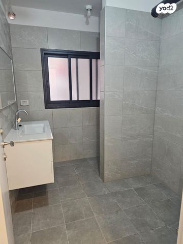 דירת גן, חרובים, קרית ים