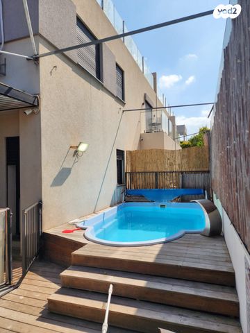 דו משפחתי, חדרה