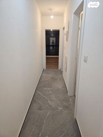 דירת גן, חרובים, קרית ים