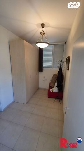 דירה, י"א באדר 8, מרכז, קרית עבודה, חולון