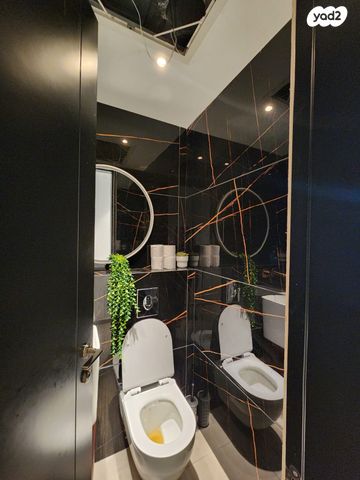 דו משפחתי, חדרה