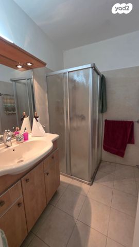 דירה, שדרות ביאליק, אלון, רמת השרון