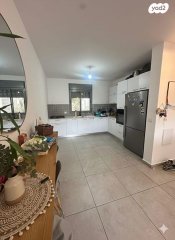 דירה, אהובה עוזרי 5, המחנה הצבאי, קרית מלאכי