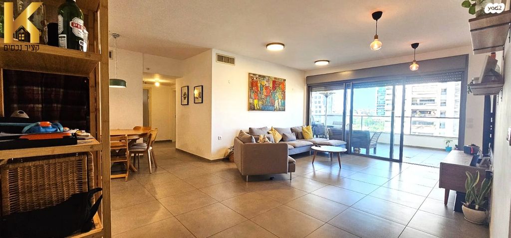 דירה, מתחם 1200, הוד השרון