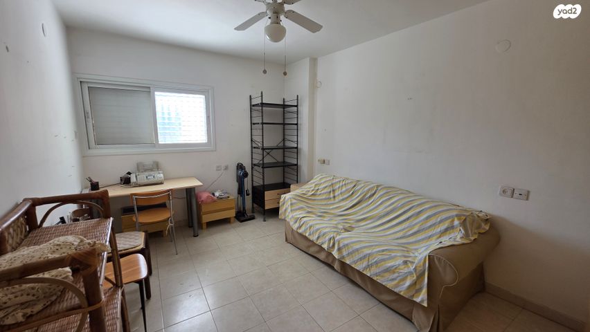 דירה, שדרות ביאליק, אלון, רמת השרון