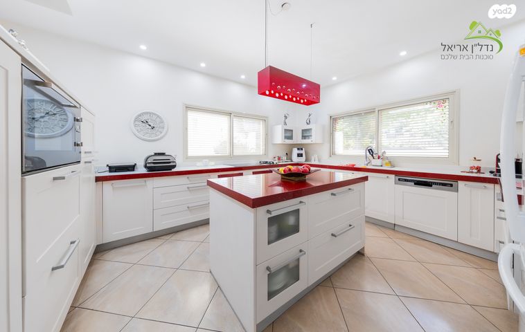 בית פרטי/ קוטג', השקד 17, אריאל