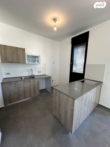 דירה, ישראל ב"ק, מונטיפיורי, הרכבת, תל אביב יפו