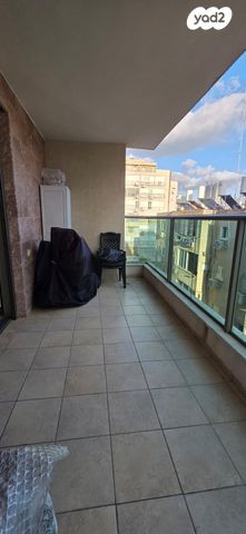 דירה, בלפור 72, עצמאות יוספטל, בת ים