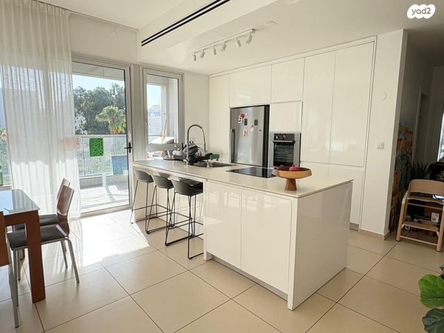 דירה, נווה גן, רמת השרון