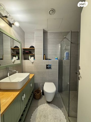 דירה, גרציאני יצחק 2, גני שרונה, קרית הממשלה, תל אביב יפו