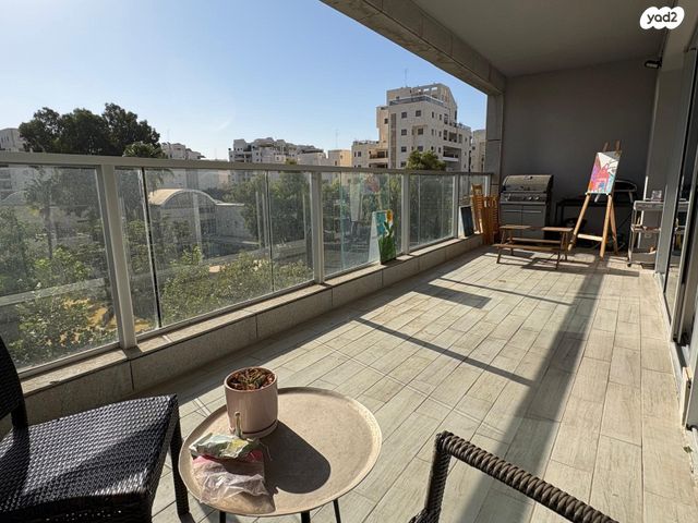 דירה, נווה גן, רמת השרון