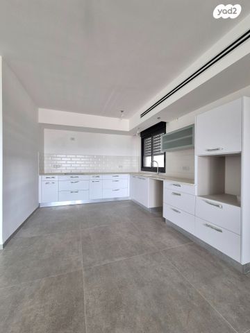 דירה, דוכיפת, גבעת אלונים, קרית אתא