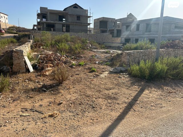 מגרשים, כפר ורדים