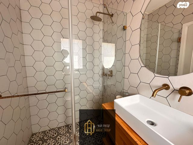 בית פרטי/ קוטג', ניסים אלוני, קרית האמנים, מצליח, רמלה