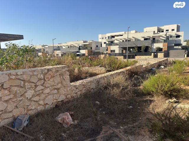 מגרשים, כפר ורדים